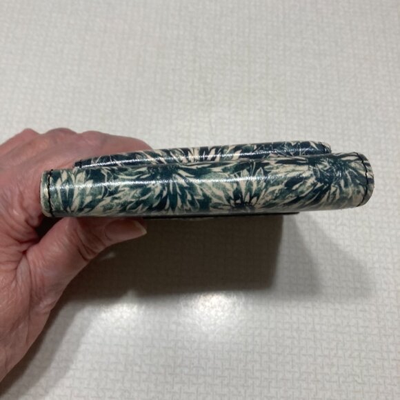 EUC Patricia Nash Leather Black & Cream Sunflower pattern Wallet - Picture 3 of 10